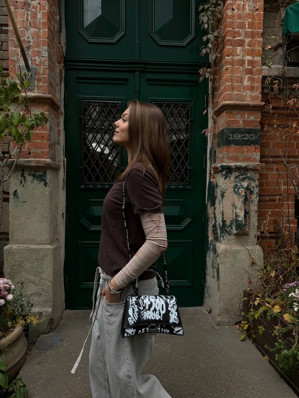 Balenciaga Hourglass Small Handbag Graffiti in Black - 4