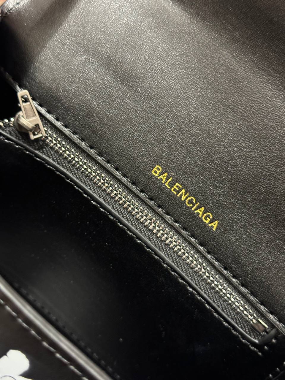 Balenciaga Hourglass Small Handbag Graffiti in Black - 5