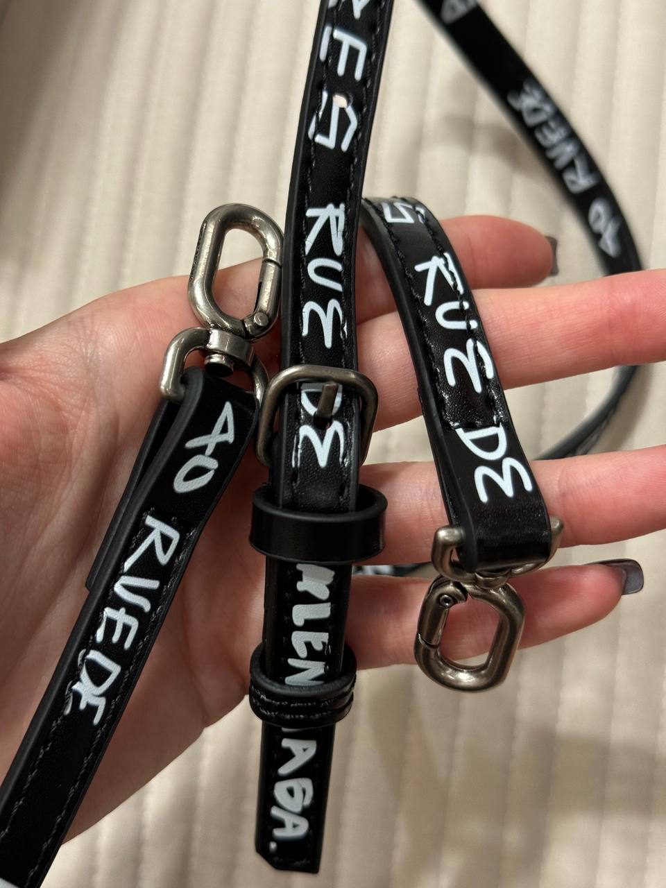 Balenciaga Hourglass Small Handbag Graffiti in Black - 7