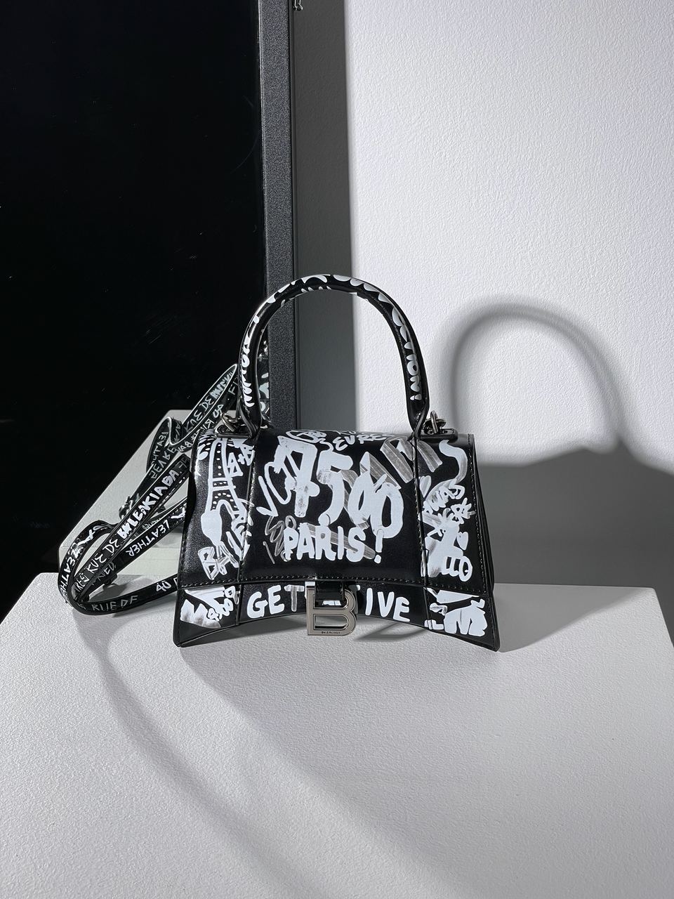 Balenciaga Hourglass Small Handbag Graffiti in Black - 3