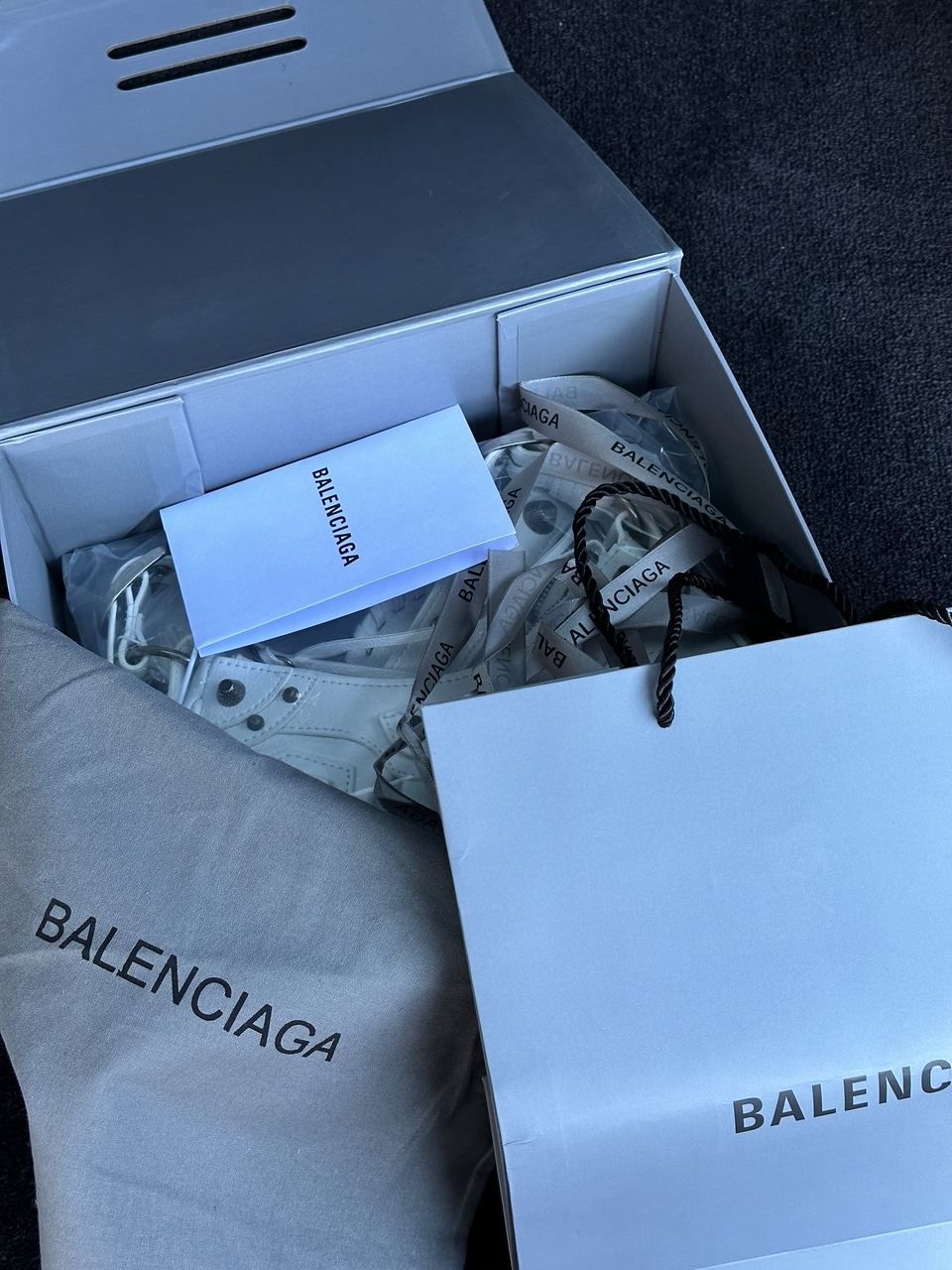 Balenciaga Le Cagole XS Shoulder Bag White - 24