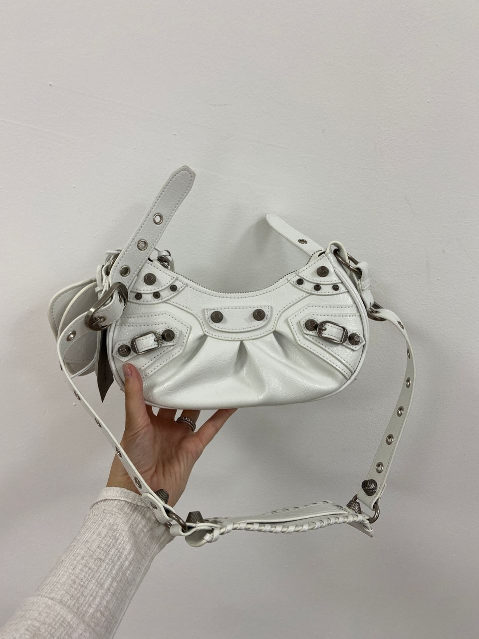 Balenciaga Le Cagole XS Shoulder Bag White - 9