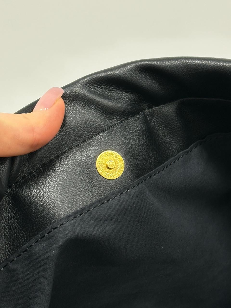 Bottega Veneta Vintage Leather Intrecciato Crossbody Bag Black - 11