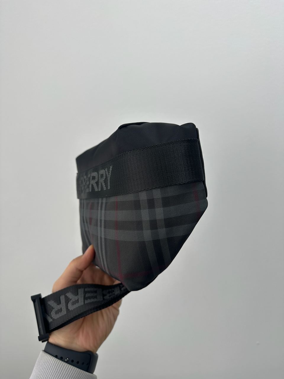 Burberry Men's Sonny Archive Grey Belt Bag - 10