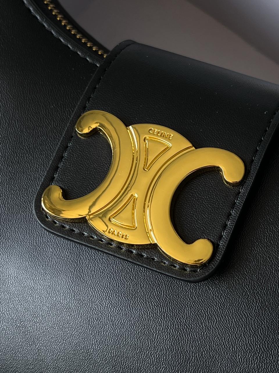 Celine Ava Triomphe Medium Leather Shoulder Bag - 11