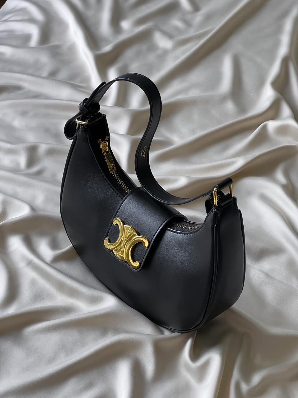 Celine Ava Triomphe Medium Leather Shoulder Bag - 5
