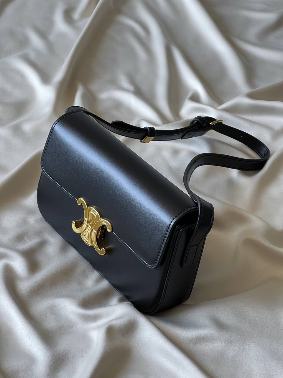 Celine Classique Triomphe Bag In Shiny Calfskin Leather - 5