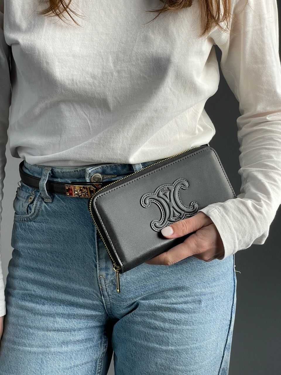 Celine Large Zipped Wallet Cuir Triomphe in Smooth Calfskin Black - 3