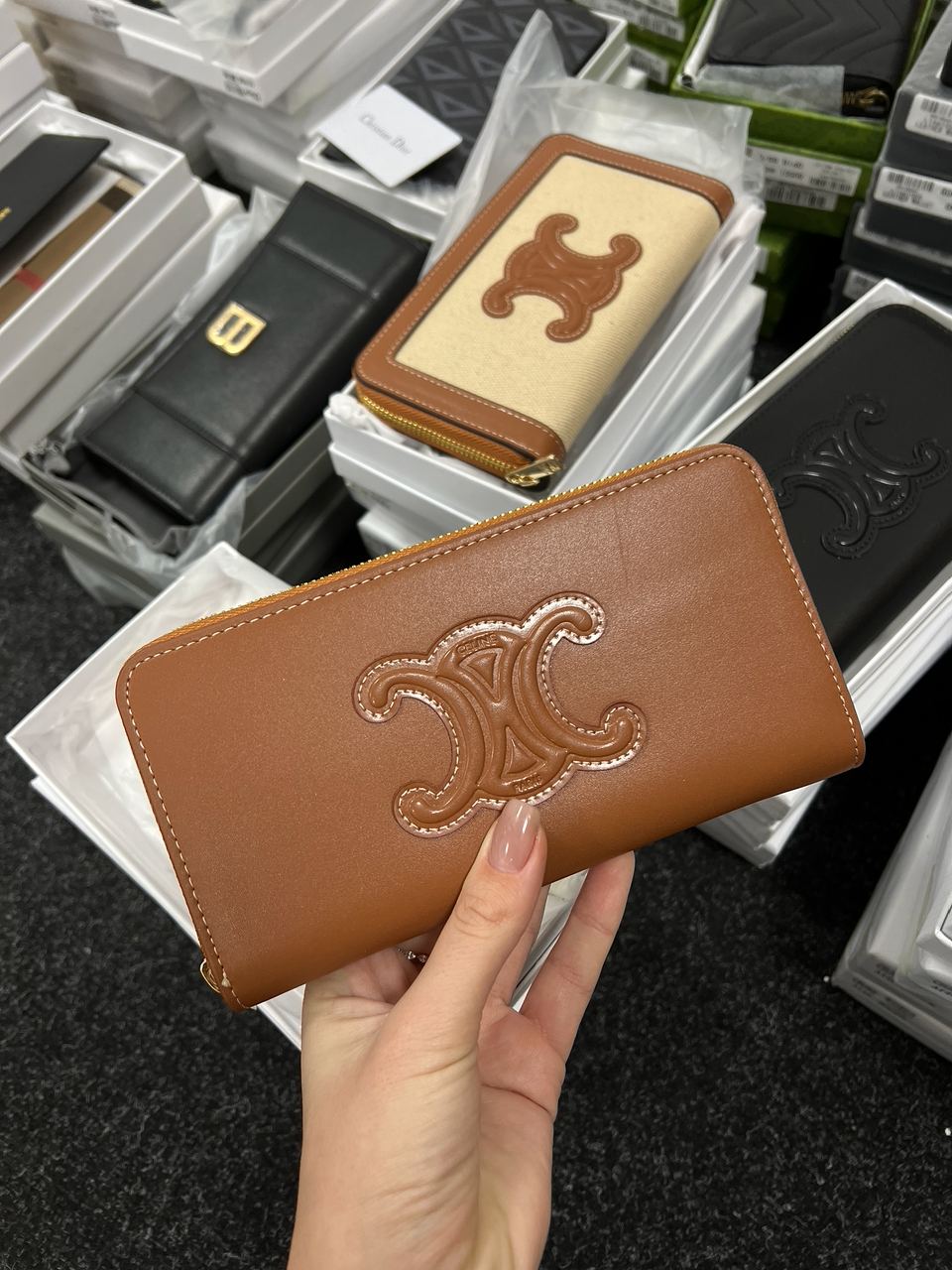 Celine Large Zipped Wallet Cuir Triomphe in Smooth Calfskin Brown - 7