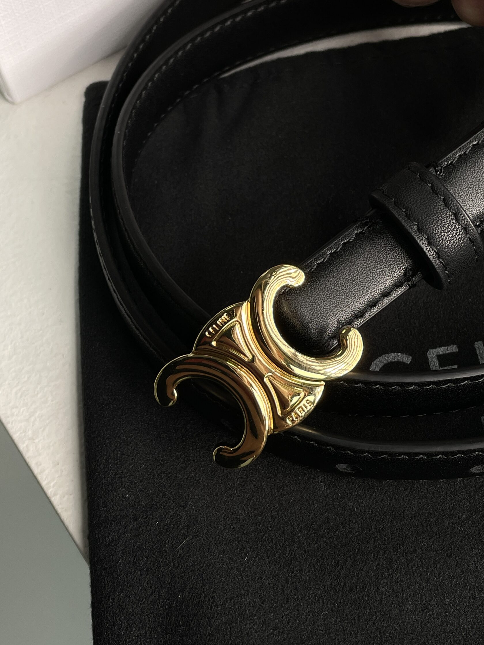 Celine Medium Triomphe Belt In Taurillon Leather Black - 9