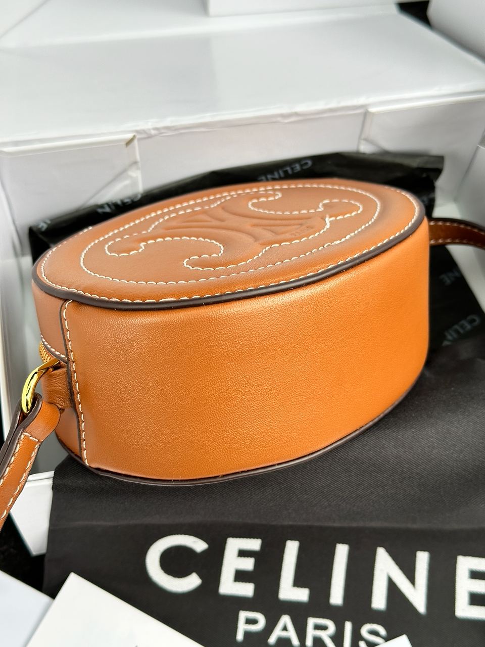 Celine Oval Bag Cuir Triomphe in Smooth Calfskin Tan - 18