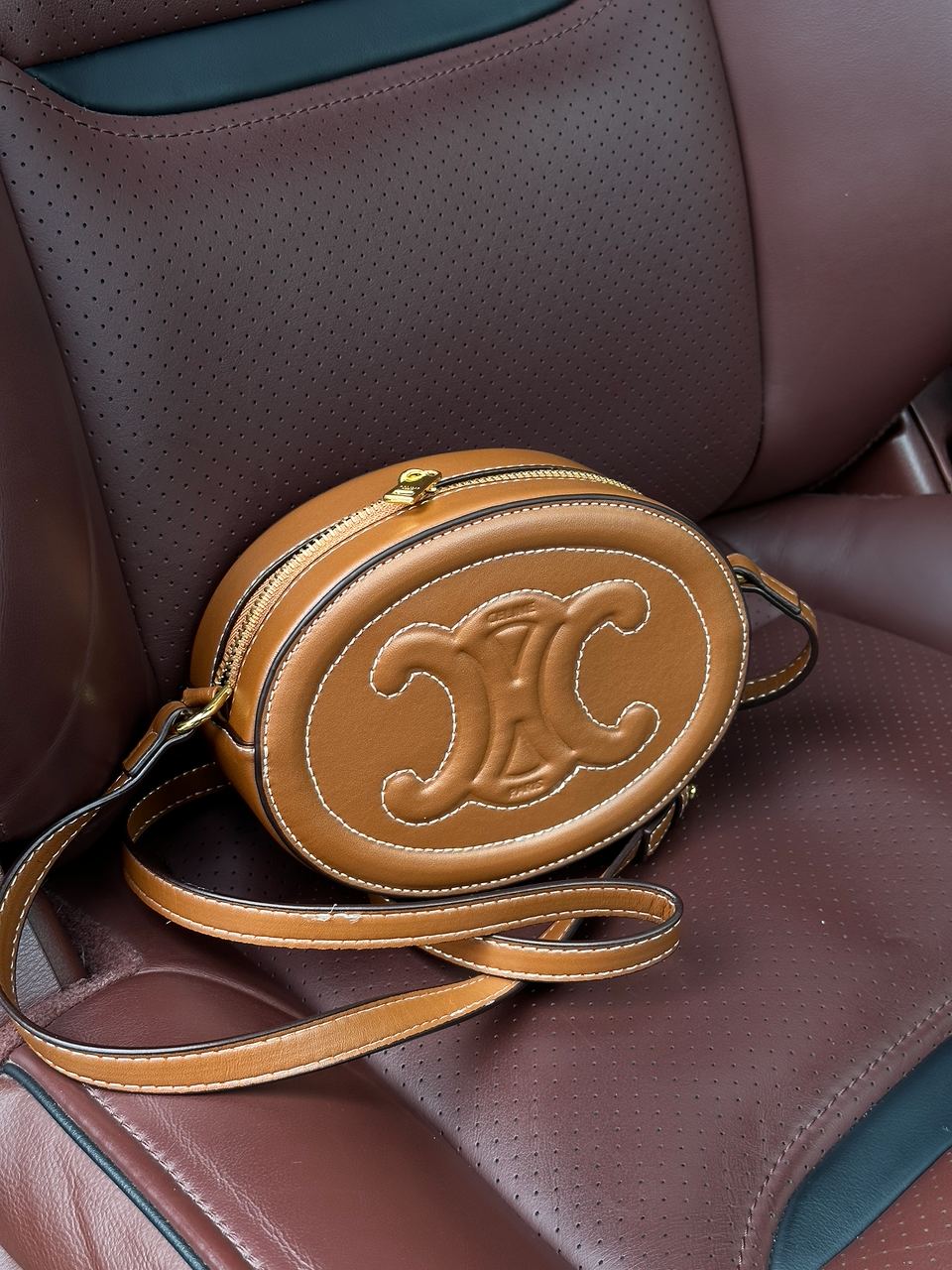 Celine Oval Bag Cuir Triomphe in Smooth Calfskin Tan - 5