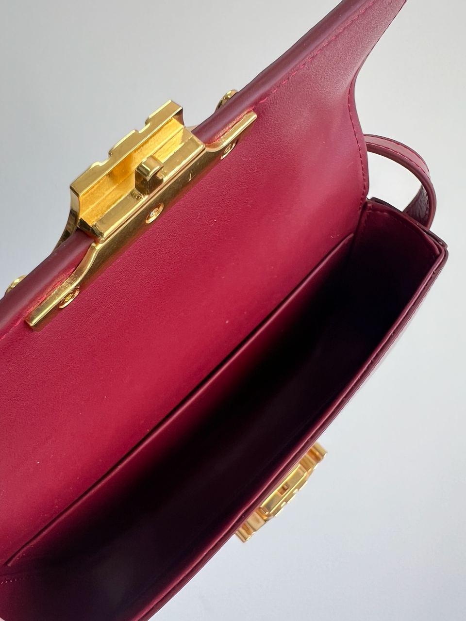Celine Shoulder Bag Claude In Shiny Calfskin Burgundy - 10