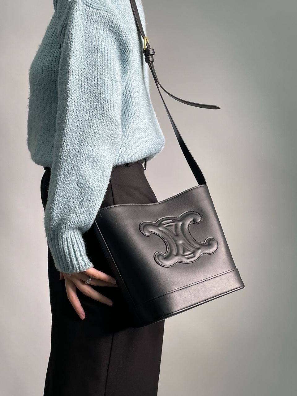 Celine Small Bucket Cuir Triomphe In Smooth Calfskin Tan Black - 11