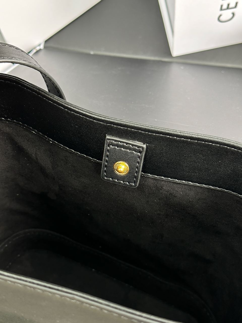 Celine Small Bucket Cuir Triomphe In Smooth Calfskin Tan Black - 19