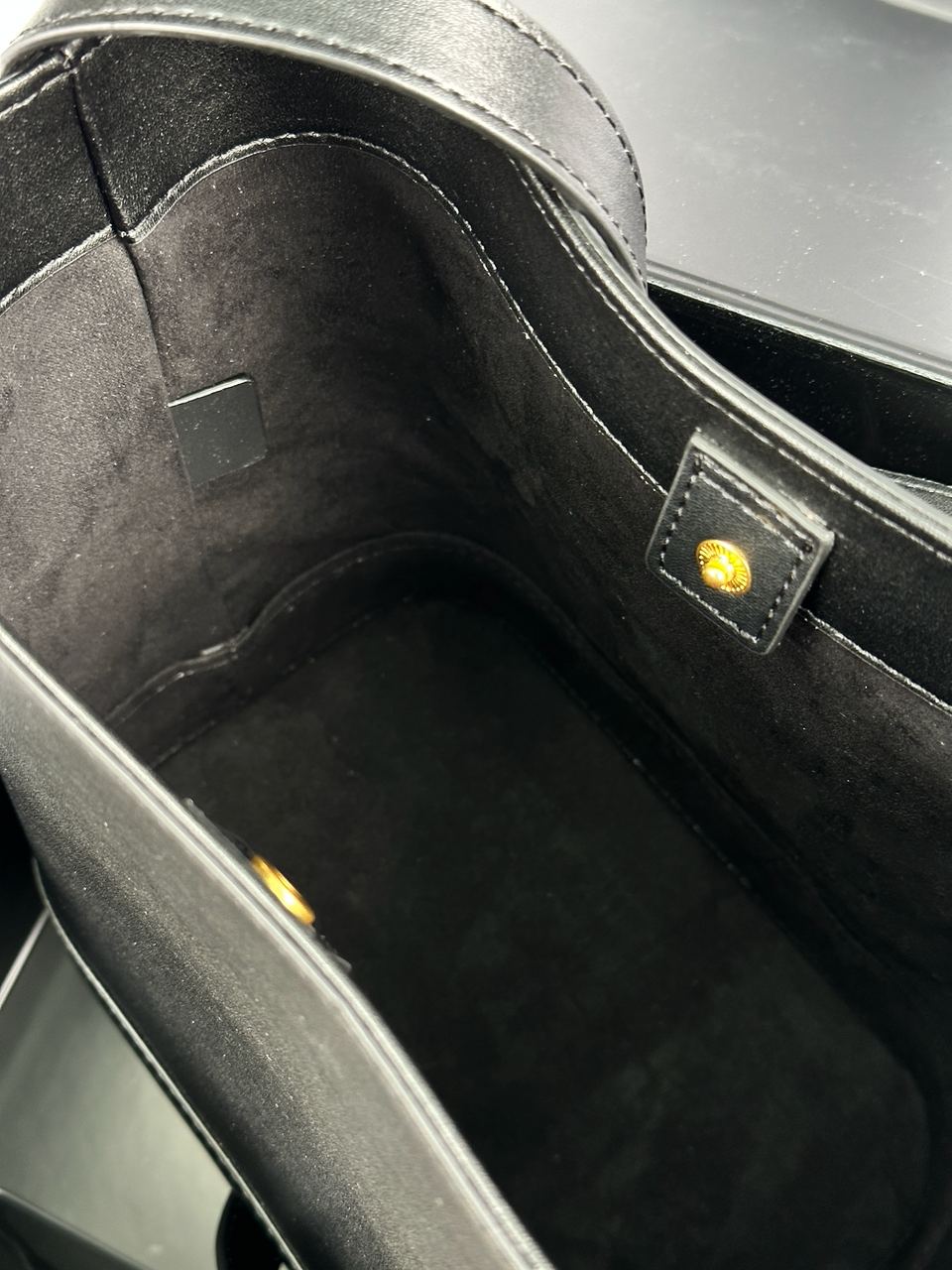 Celine Small Bucket Cuir Triomphe In Smooth Calfskin Tan Black - 22