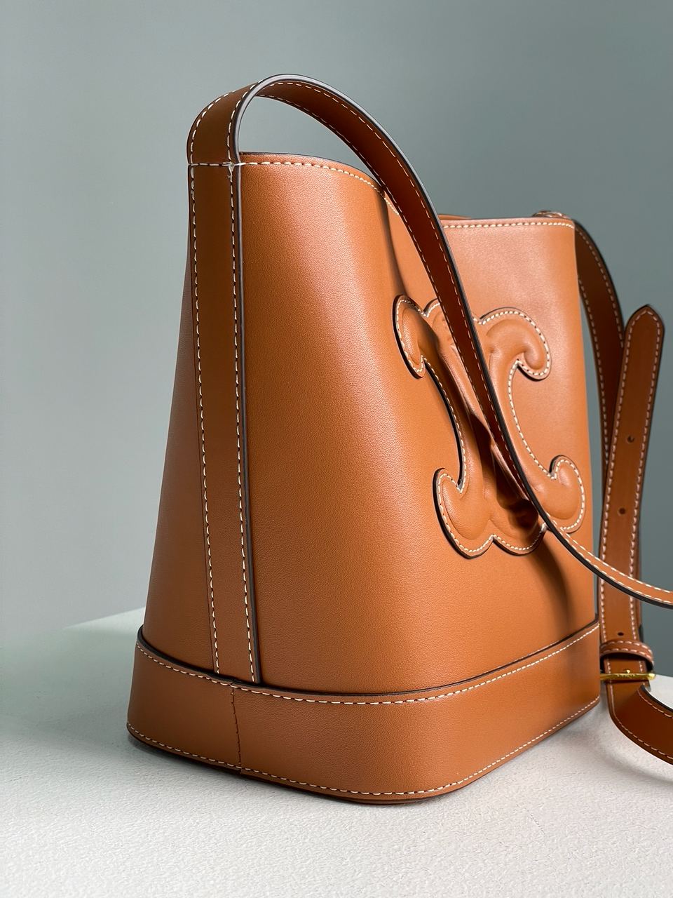 Celine Small Bucket Cuir Triomphe In Smooth Calfskin Tan Brown - 20