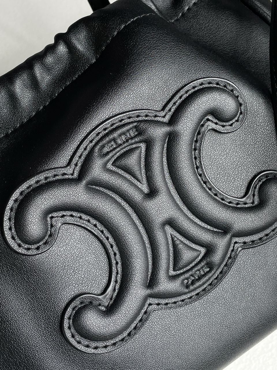 Celine Small Cabas Drawstring Cuir Triomphe In Smooth Calfskin Tan Black - 12