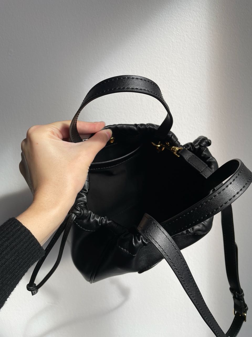 Celine Small Cabas Drawstring Cuir Triomphe In Smooth Calfskin Tan Black - 27