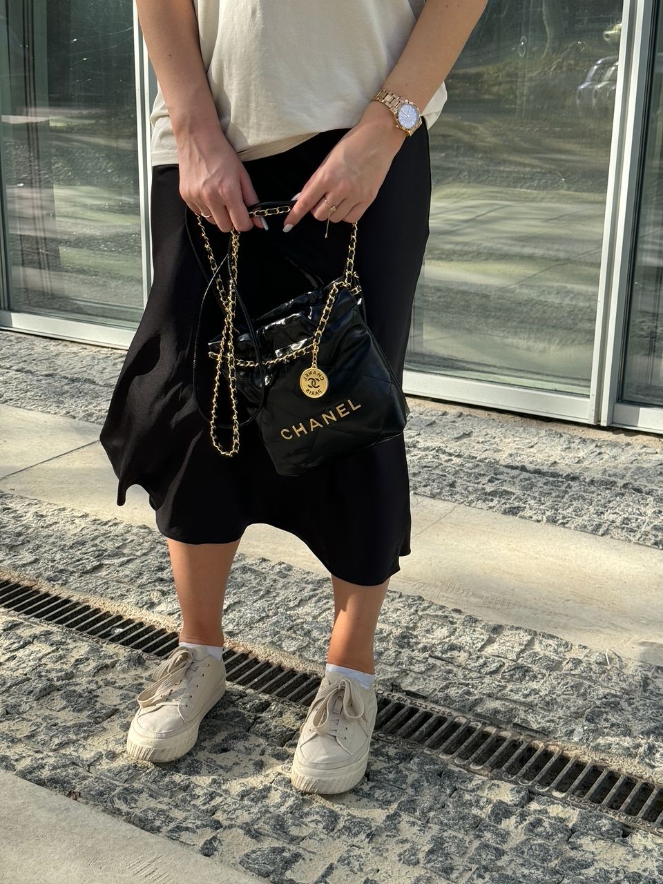 Chanel Black Quilted Calfskin Mini 22 Bag Gold Hardware - 9