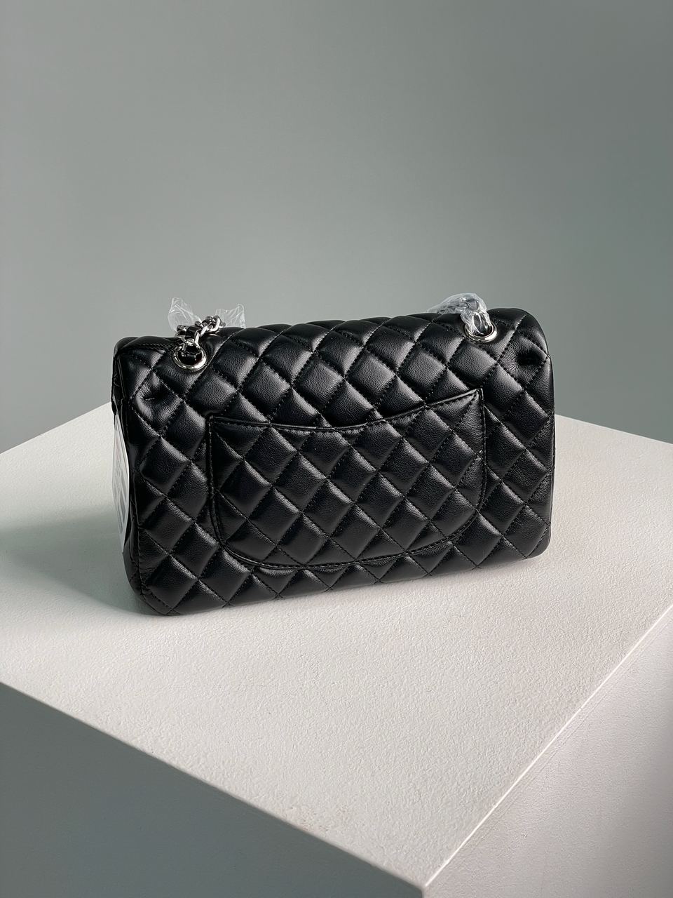 Chanel Classic 2.55 Medium Double Flap in Black - 10