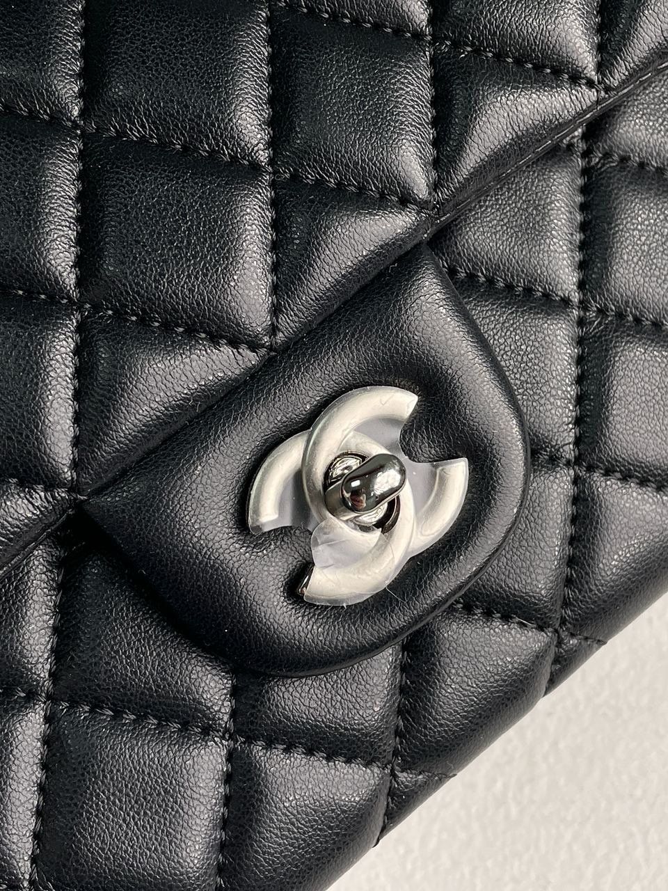 Chanel Classic 2.55 Medium Double Flap in Black - 8