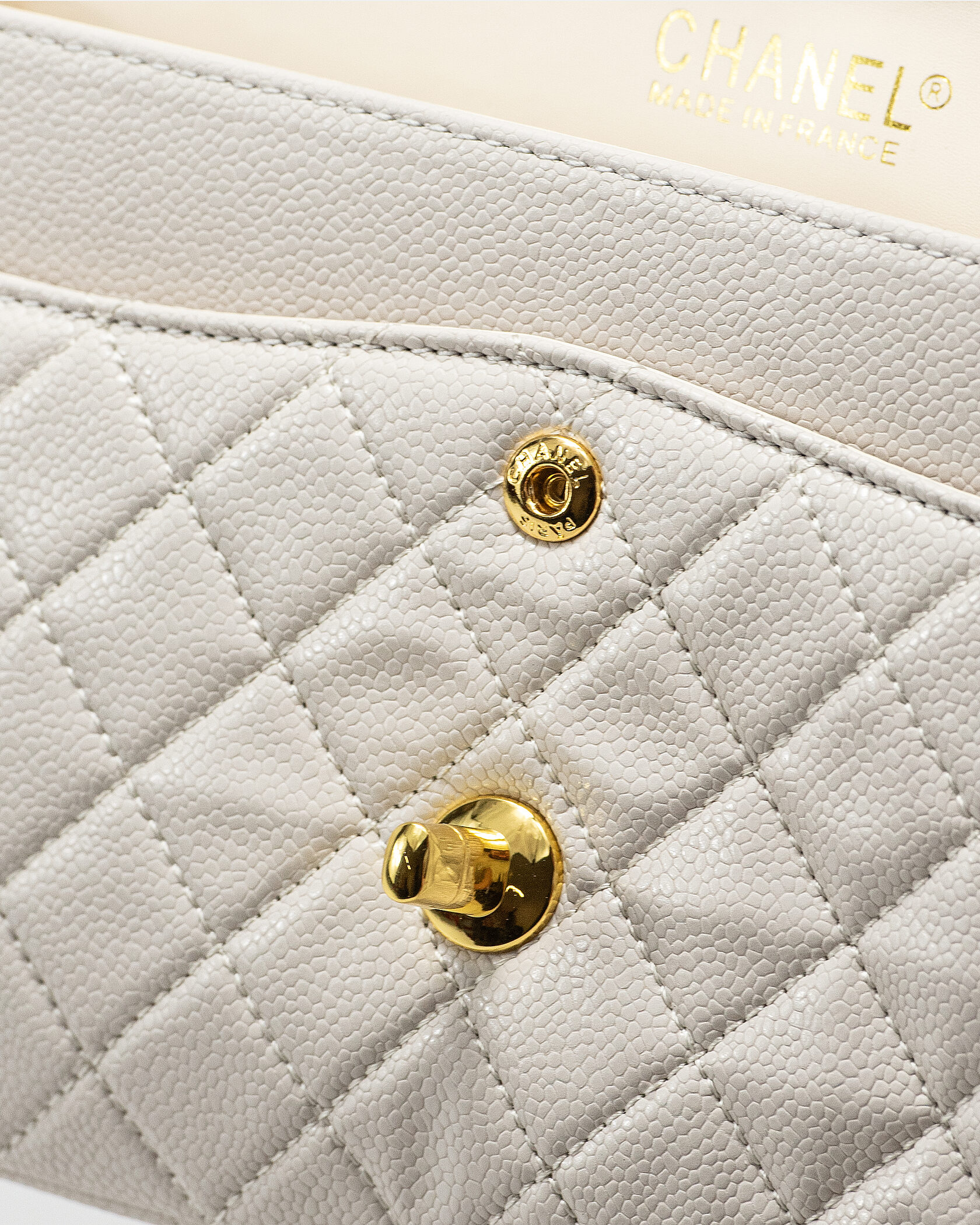 Chanel Classic 2.55 Medium Double Flap in White/Gold - 16