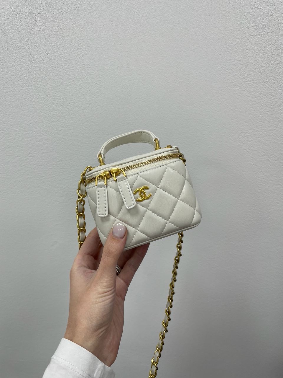 Chanel Classic Beige Lambskin Pearl Crush Mini Vanity Case - 8