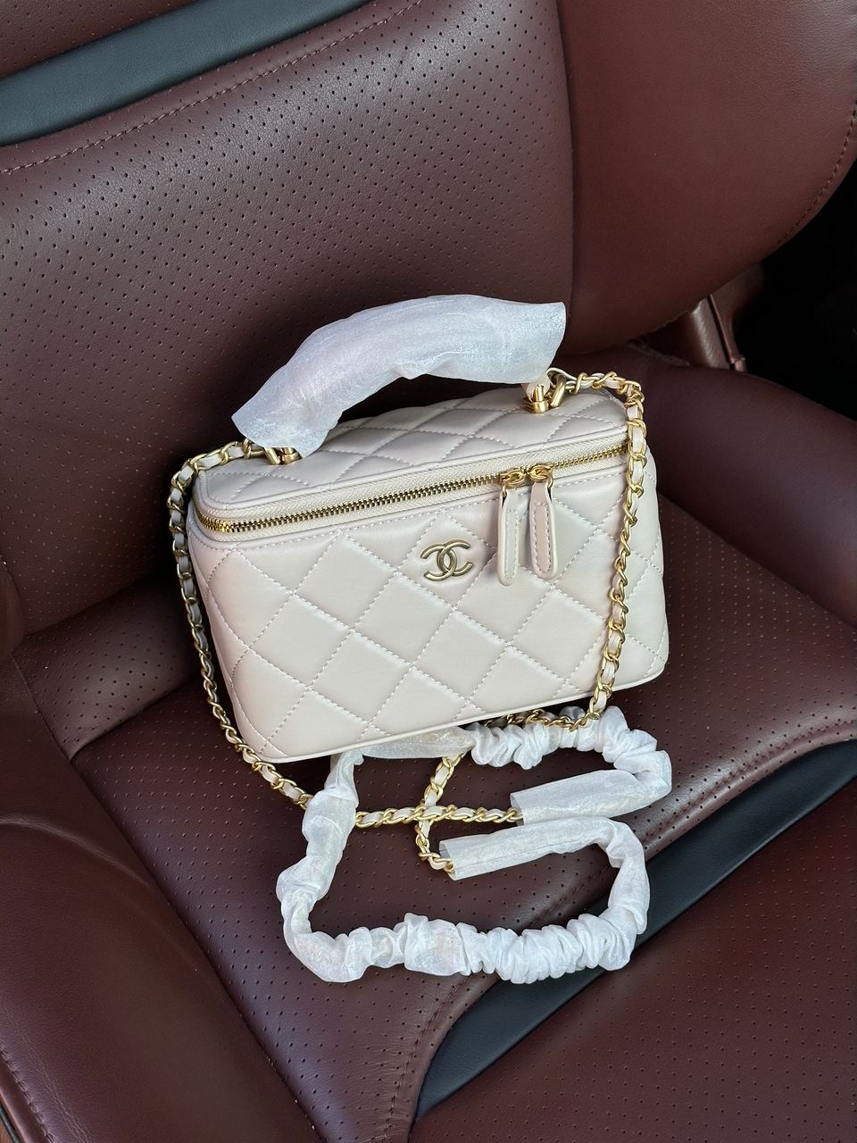 Chanel Classic Beige Lambskin Pearl Crush Vanity - 4