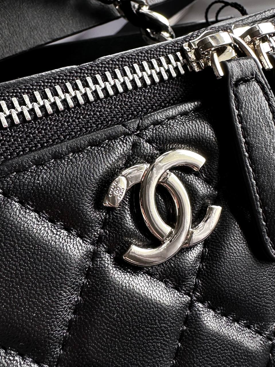 Chanel Classic Black Lambskin Pearl Crush Vanity Bag Silver - 6
