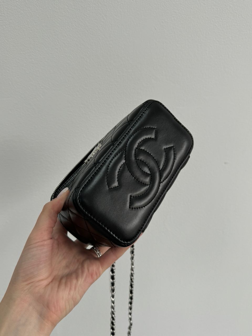 Chanel Classic Black Lambskin Pearl Crush Vanity Bag Silver - 19