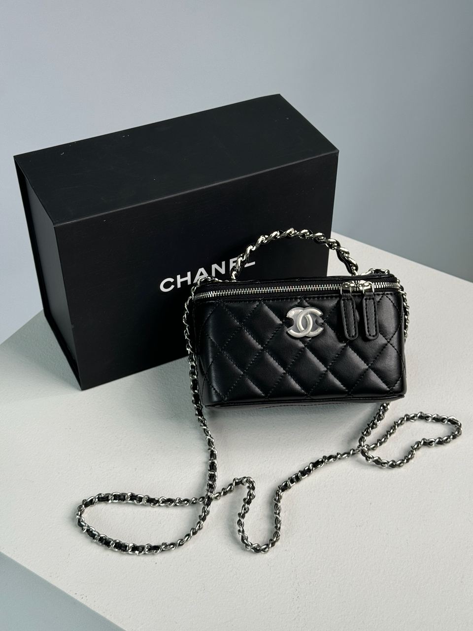 Chanel Classic Black Lambskin Pearl Crush Vanity Bag Silver - 9