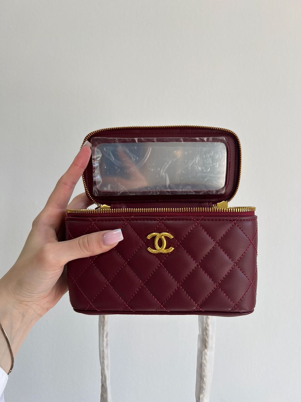 Chanel Classic Burgundy Lambskin Pearl Crush Vanity Bag Gold - 3