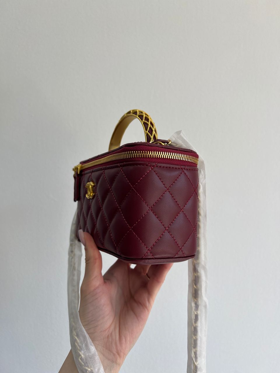 Chanel Classic Burgundy Lambskin Pearl Crush Vanity Bag Gold - 4