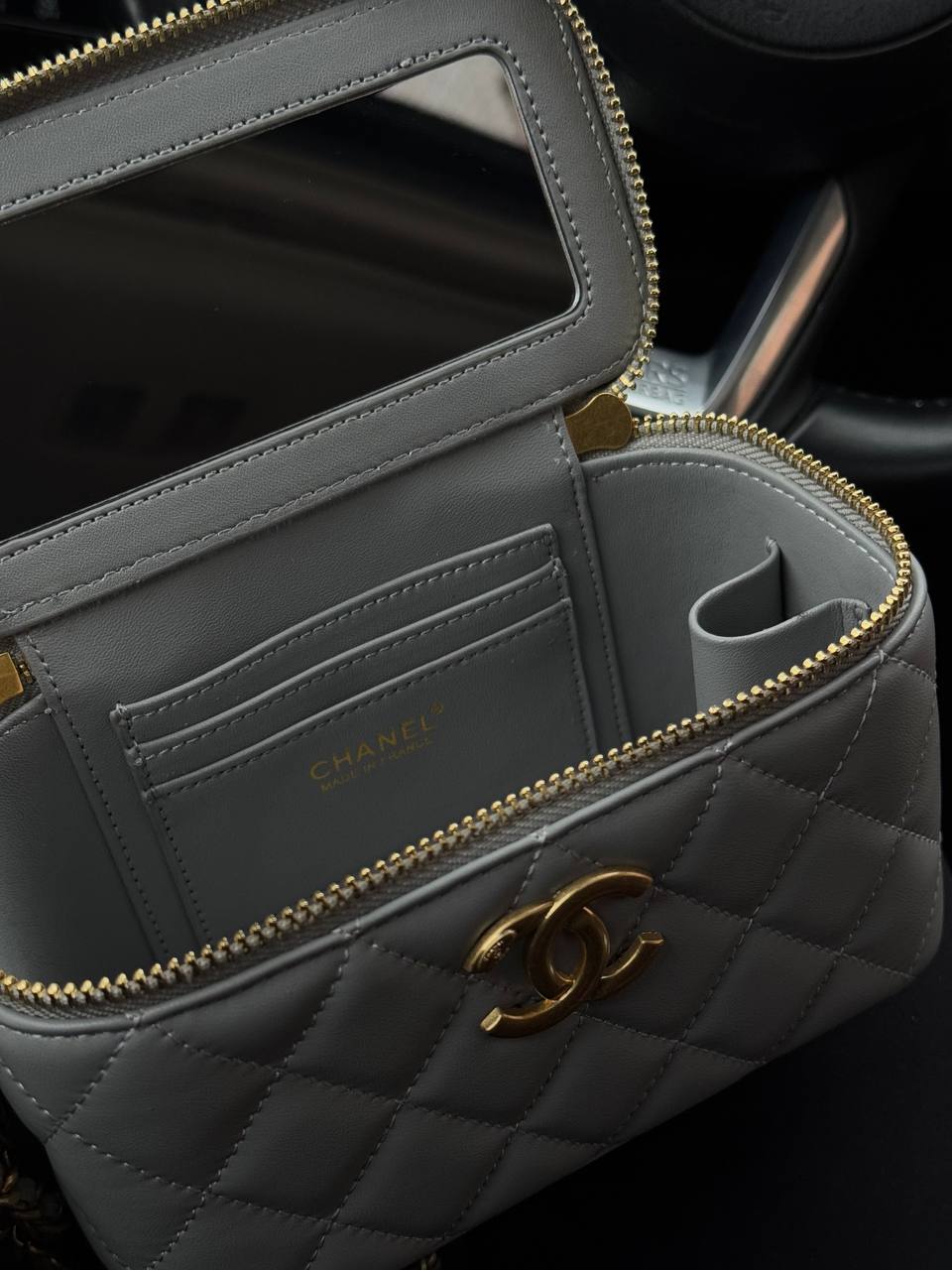 Chanel Classic Cream Lambskin Pearl Crush Vanity Bag Blue - 12