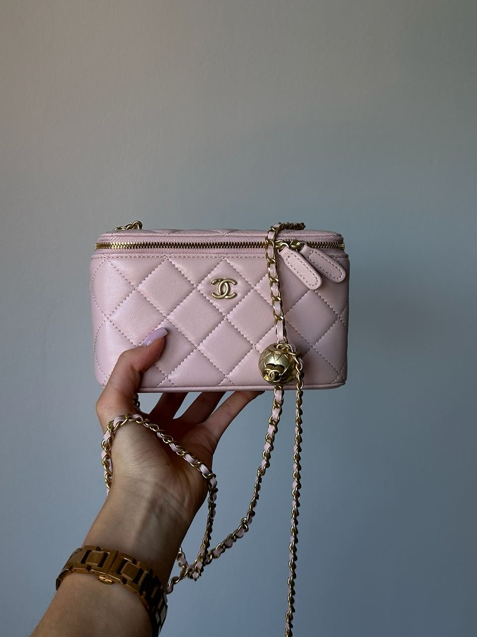 Chanel Classic Powder Lambskin Pearl Crush Vanity Bag Gold - 2