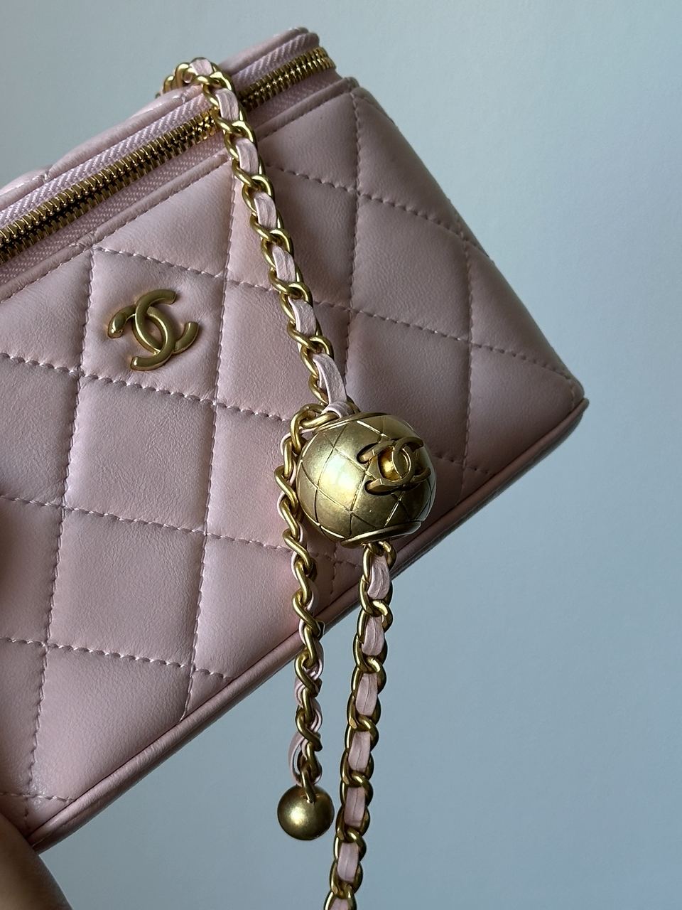 Chanel Classic Powder Lambskin Pearl Crush Vanity Bag Gold - 3