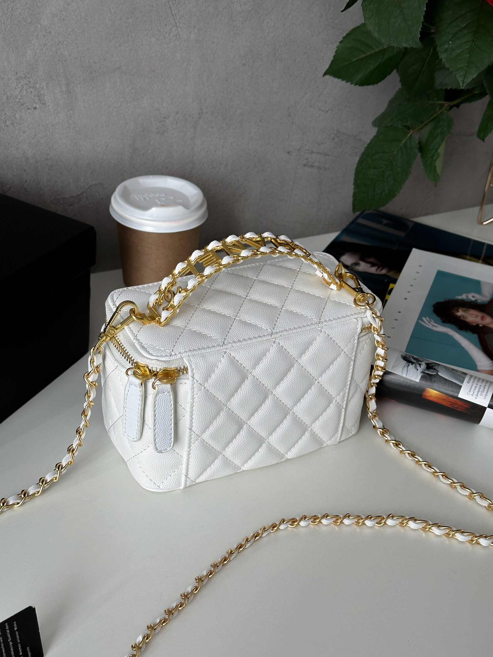 Chanel Classic White Lambskin Pearl Crush Vanity Bag Gold - 14