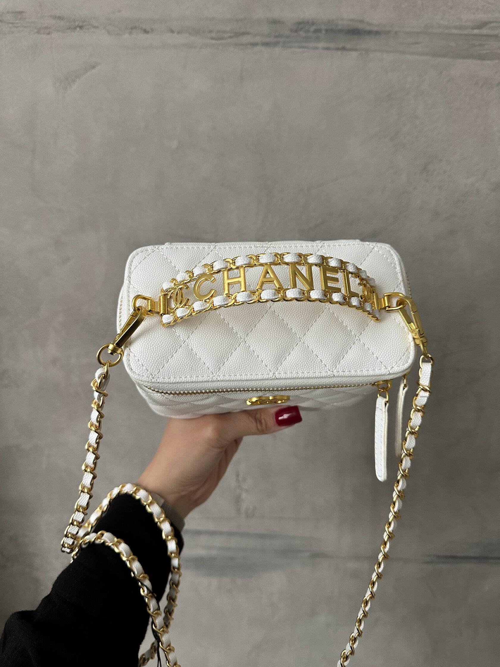 Chanel Classic White Lambskin Pearl Crush Vanity Bag Gold - 16
