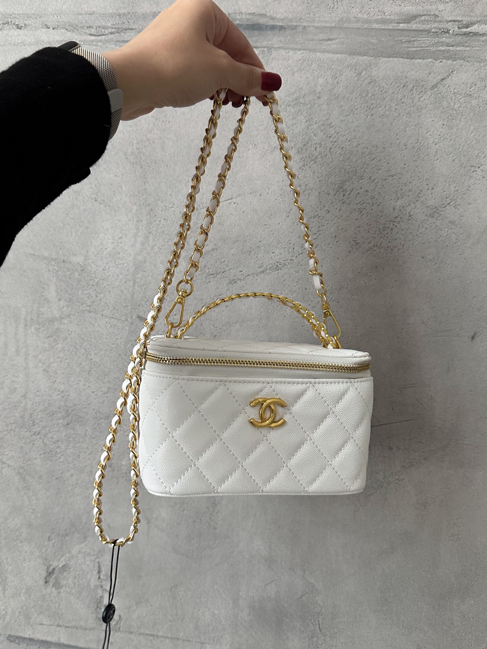 Chanel Classic White Lambskin Pearl Crush Vanity Bag Gold - 3