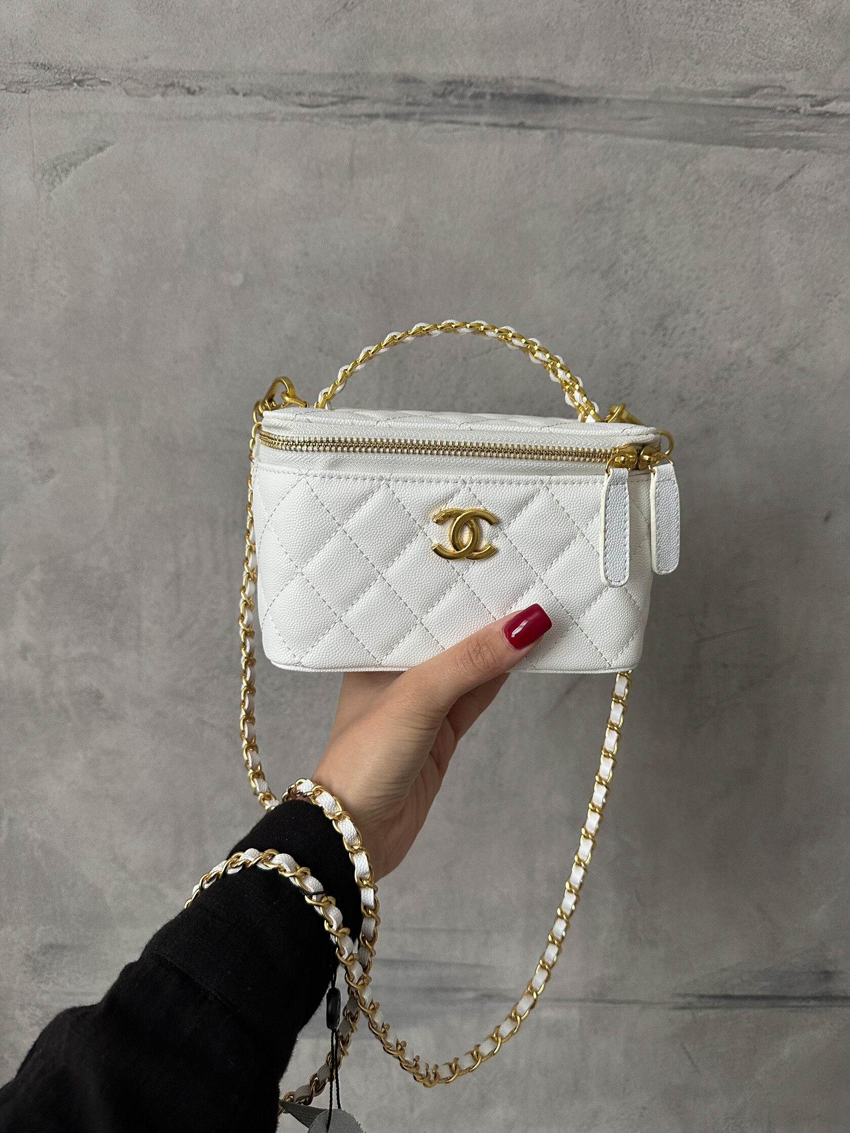 Chanel Classic White Lambskin Pearl Crush Vanity Bag Gold - 6