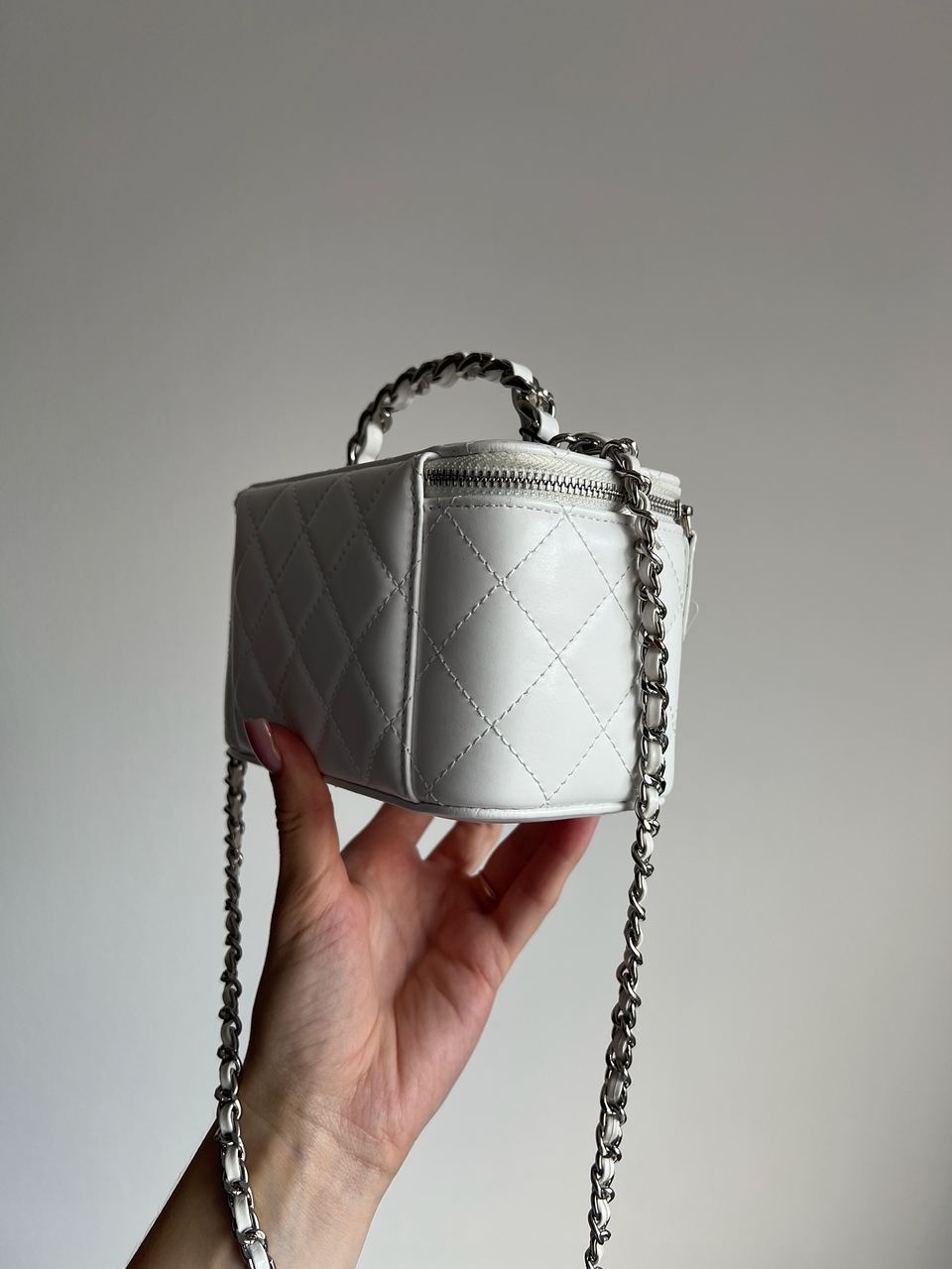 Chanel Classic White Lambskin Pearl Crush Vanity Bag Silver - 5