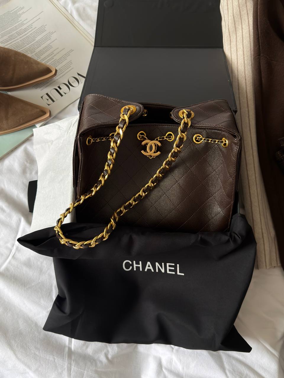 Chanel Handbag in Grained Calfskin Brown/Gold - 2
