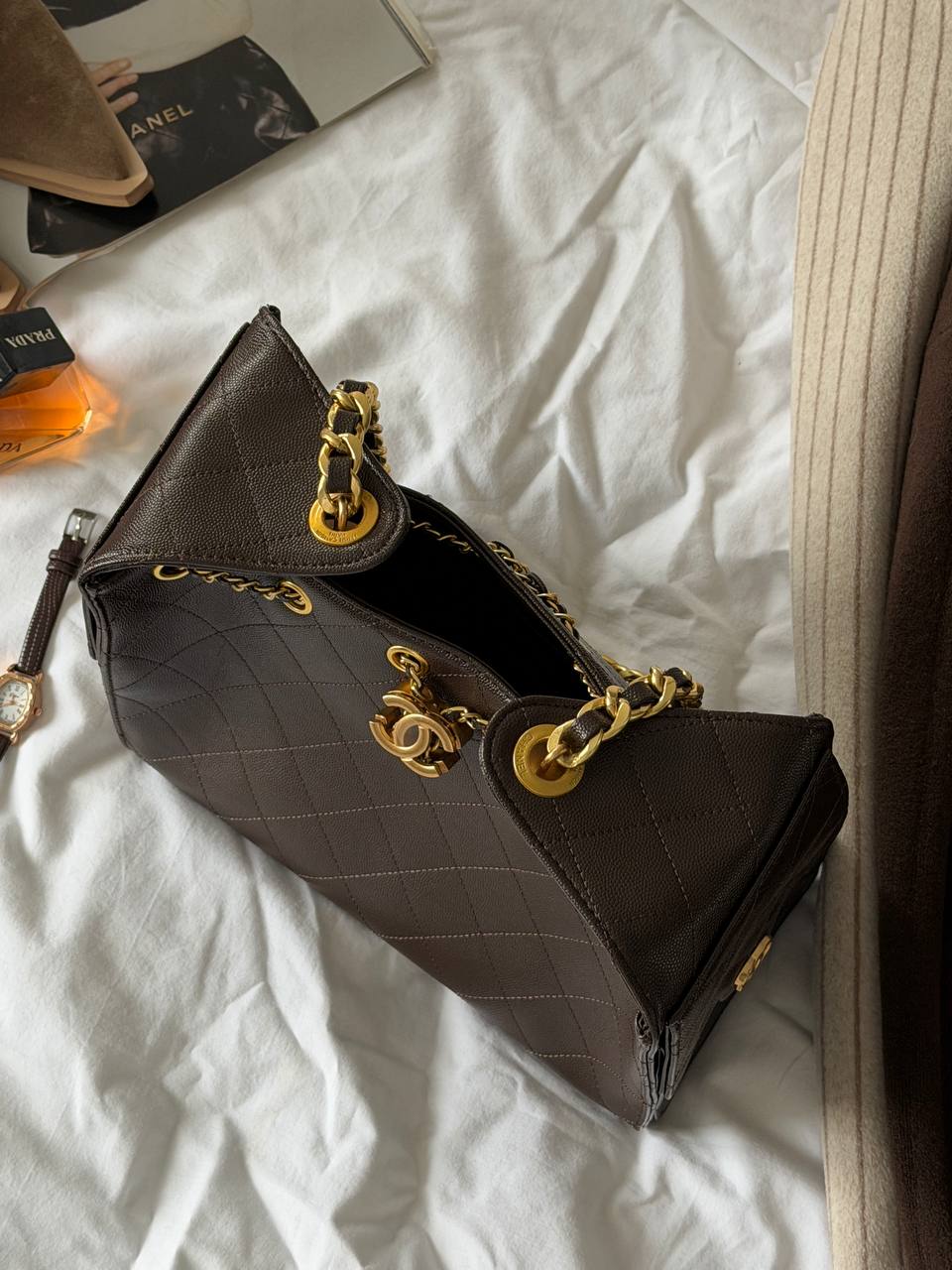 Chanel Handbag in Grained Calfskin Brown/Gold - 6