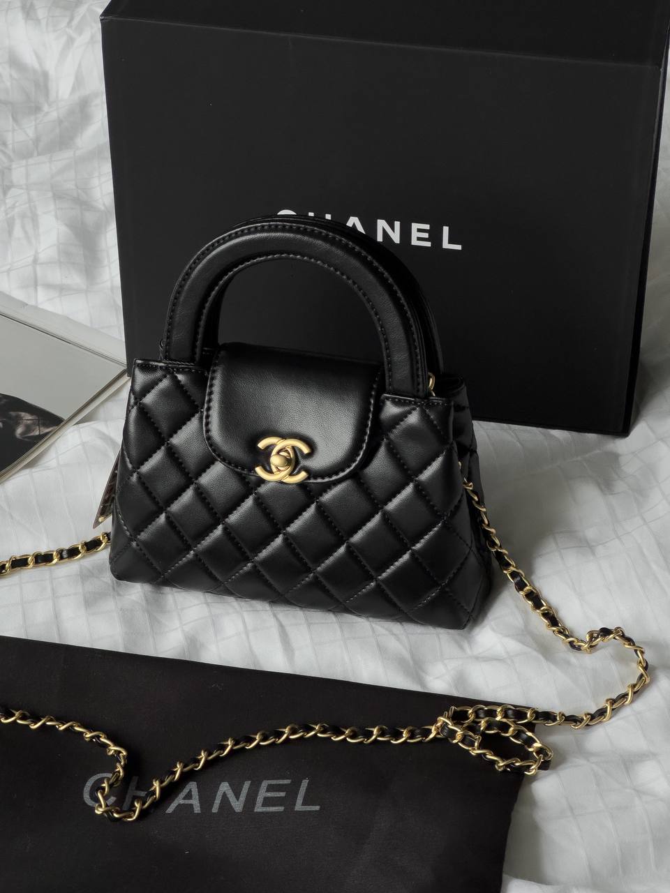 Chanel Kelly Bag Shiny Aged Calfskin Black &amp; Gold Hardware - 4