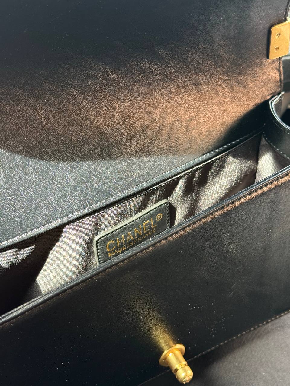 Chanel Medium Boy Black/Gold Caviar RHW Smooth Skin - 15