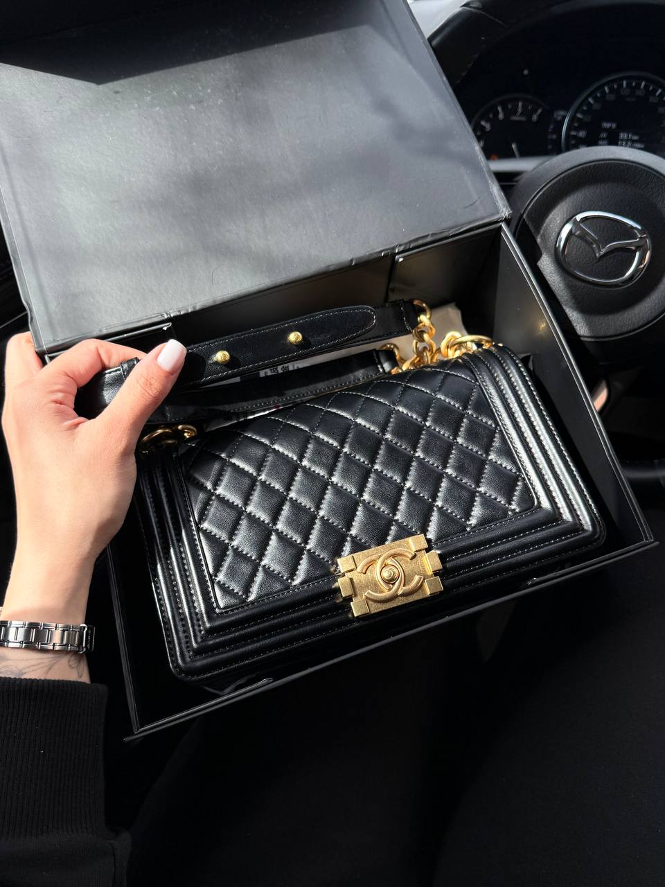 Chanel Medium Boy Black/Gold Caviar RHW Smooth Skin - 6