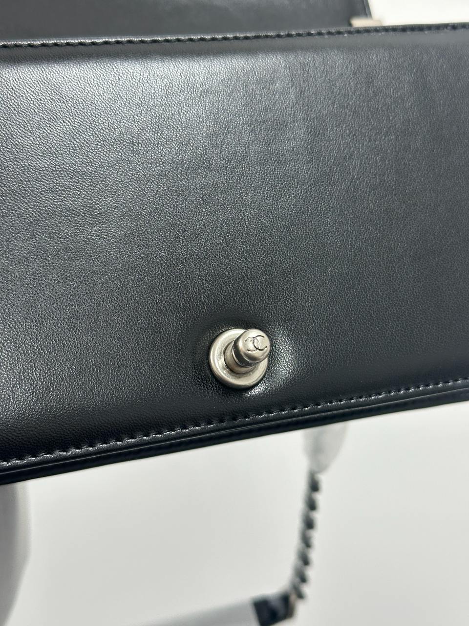 Chanel Medium Boy Black/Silver Caviar RHW Smooth Skin - 12