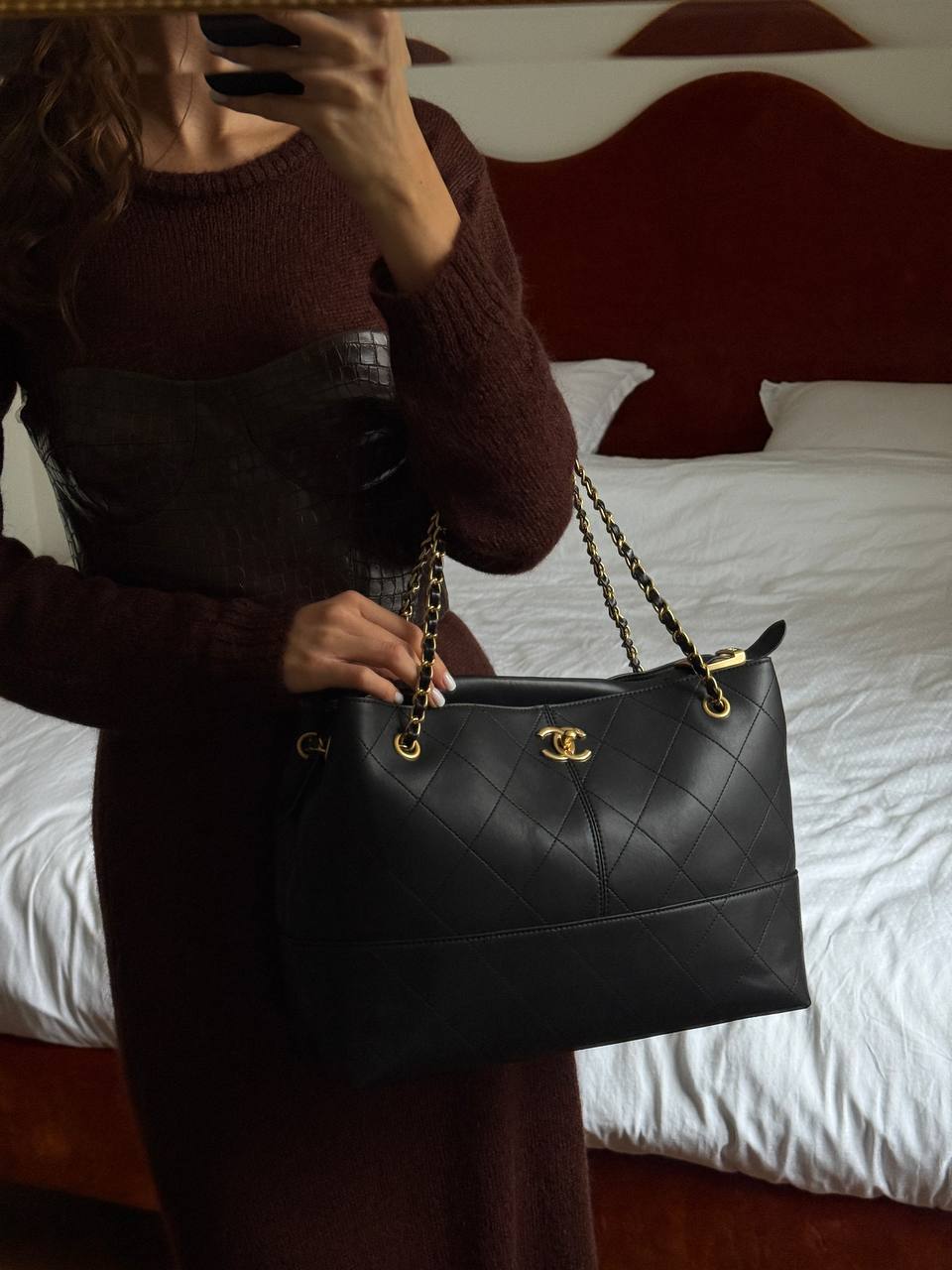 Chanel Shopping Bag 33 Black/Gold - 2