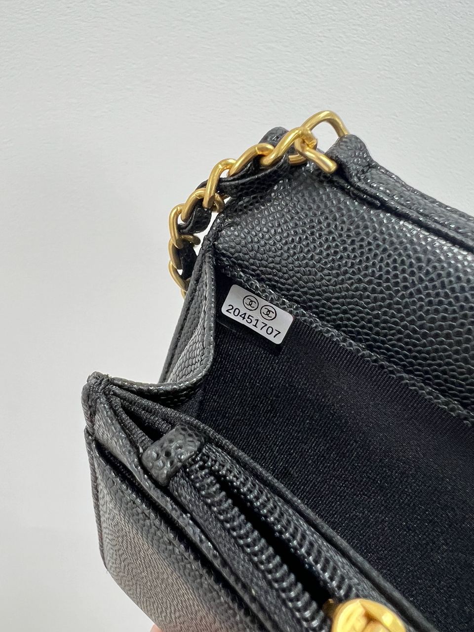 Chanel Shoulder Bag Black/Gold - 10